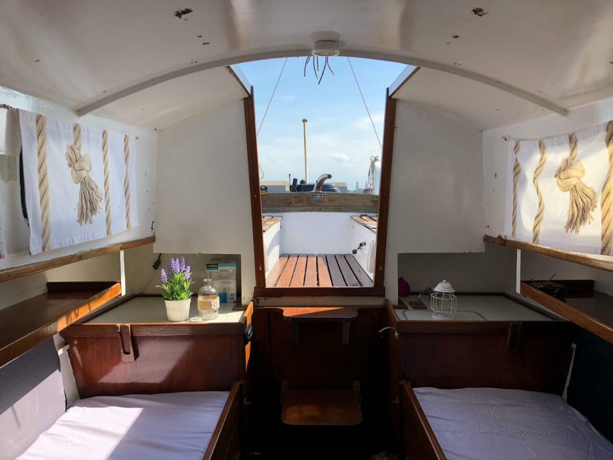 Botel Boat & Bed Brugge