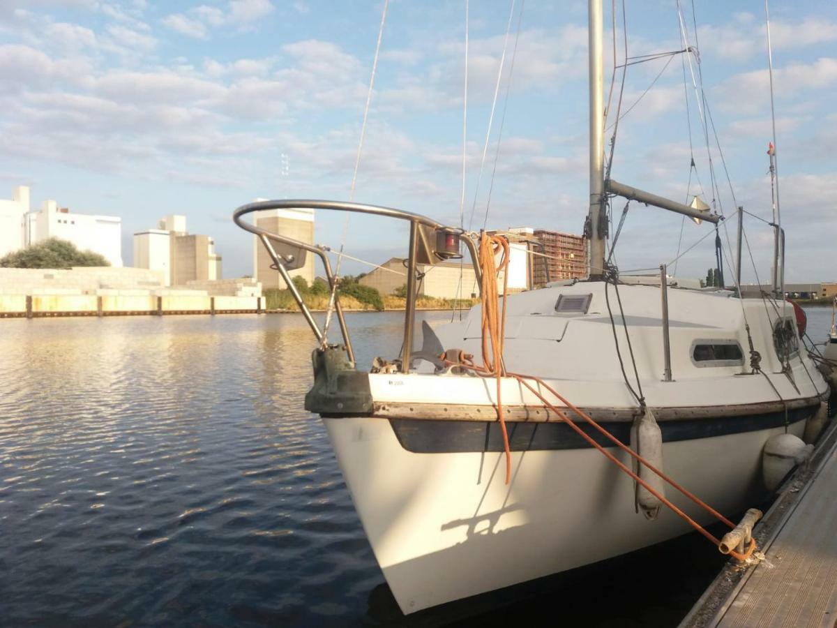 Botel Boat & Bed